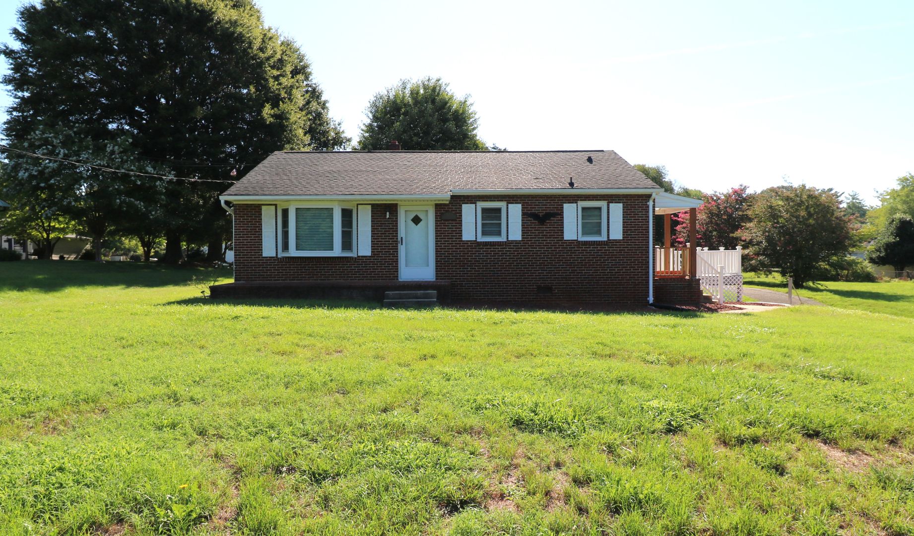 Winston Salem House: 5611 Windy Hill Drive
