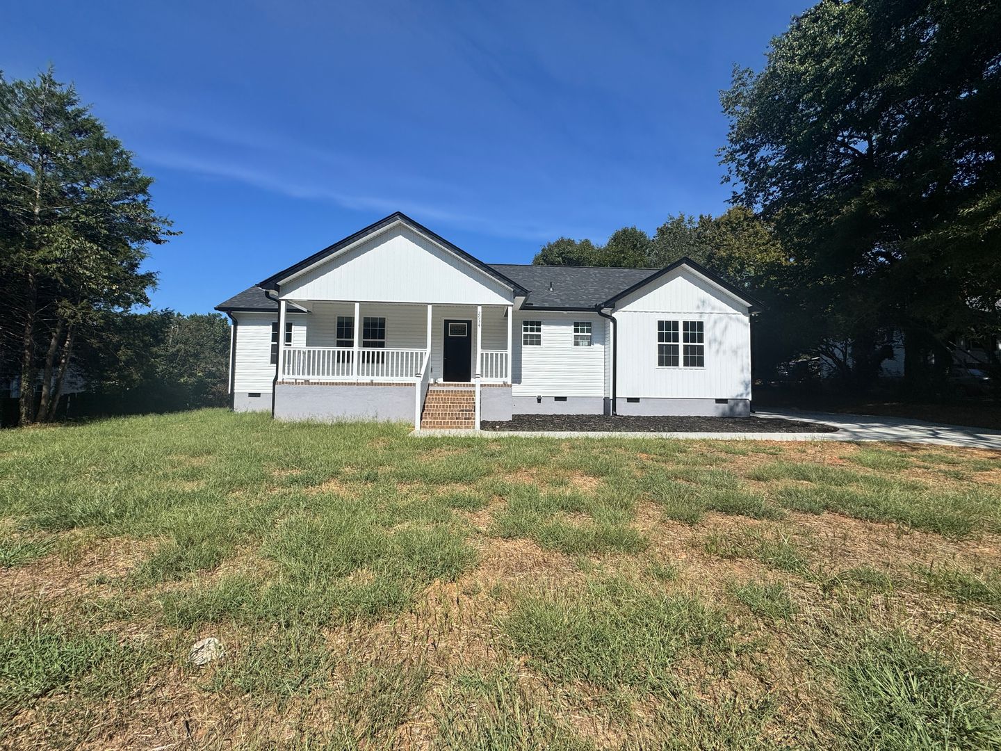 Winston Salem House: 2934 S Stratford Road