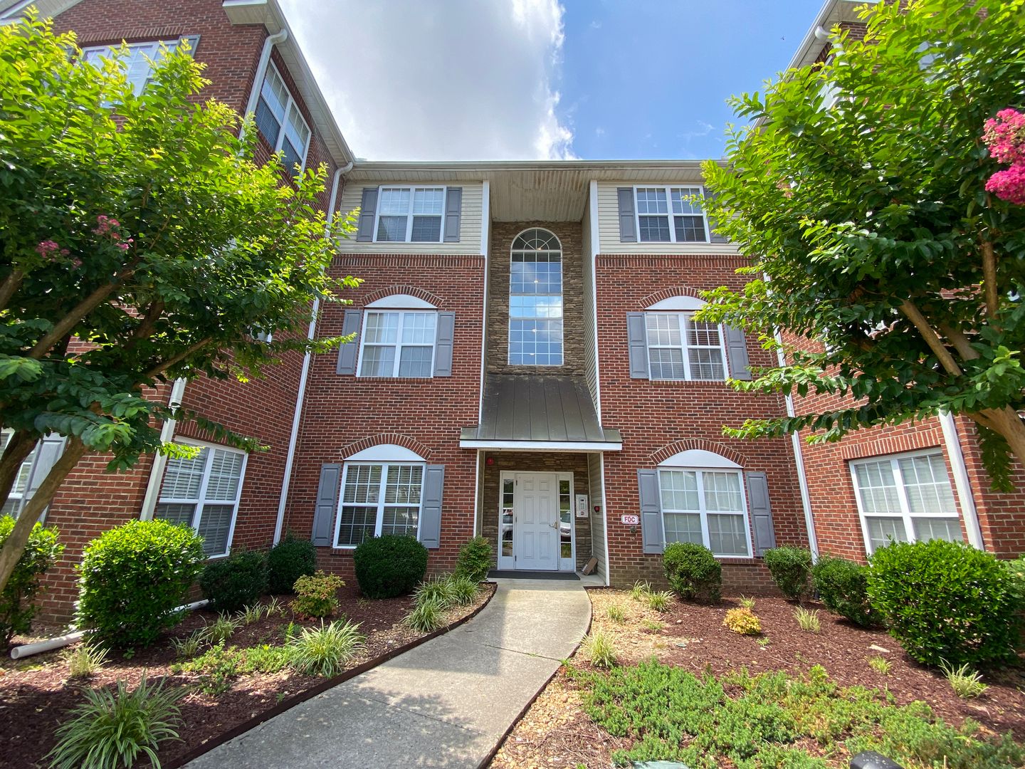 Clemmons Condo: 6981 Hanesbrook Circle #202