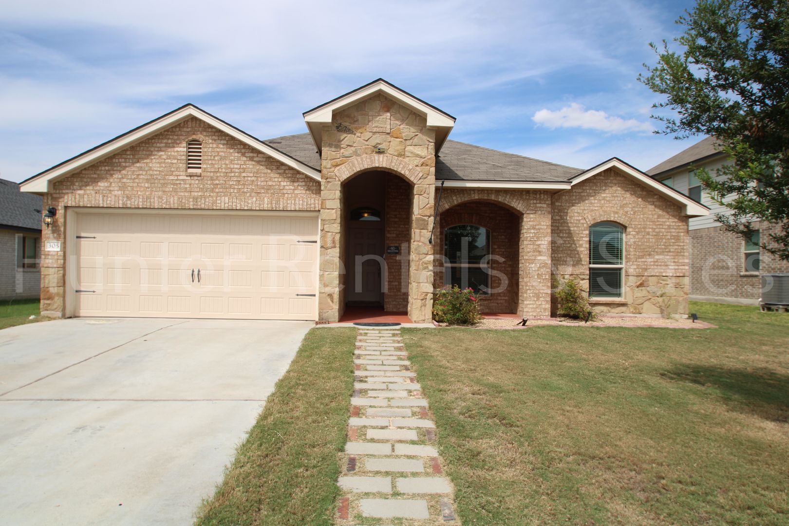 Killeen House: 305 Saddleback Trl