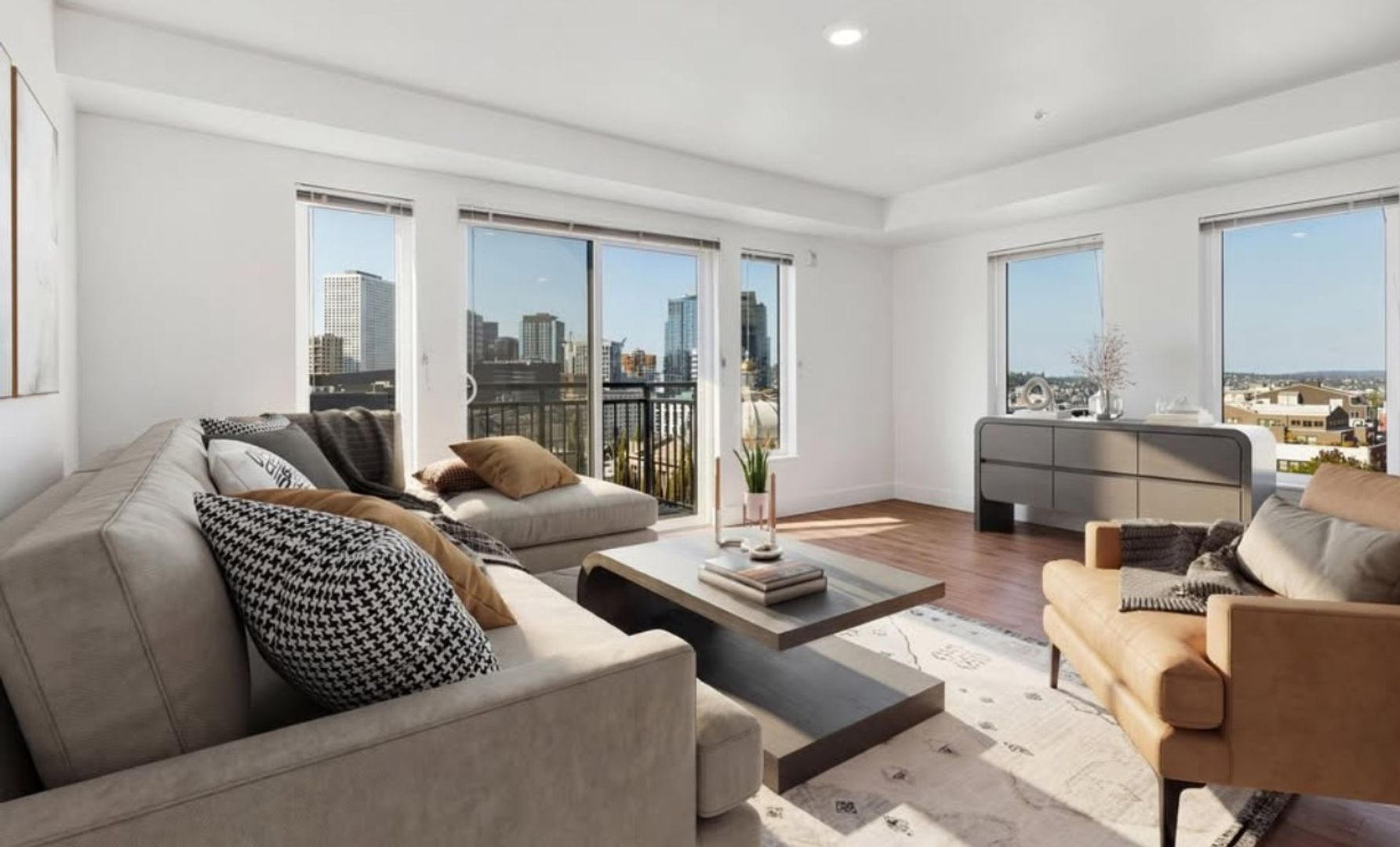 Seattle Apartment: 1430 Summit Avenue