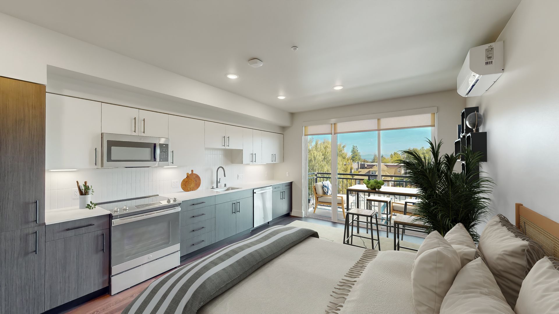 Seattle Apartment: 555 15th AVE E