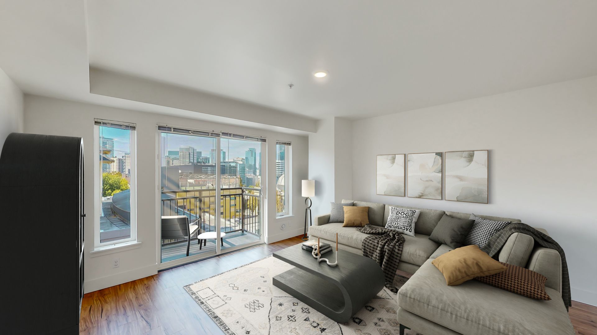 Seattle Apartment: 1430 Summit Avenue