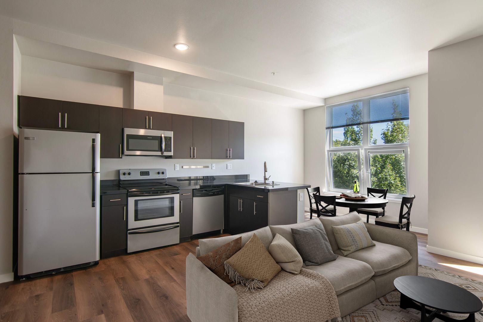 Seattle Apartment: 1641 Nagle Pl
