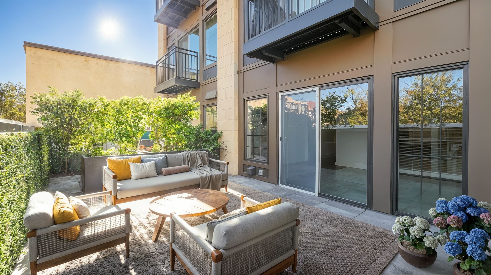 Seattle Apartment: 1430 Summit Avenue