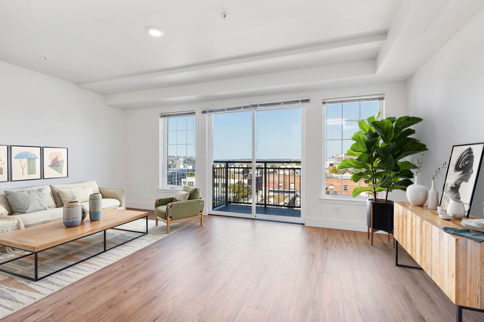 Seattle Apartment: 1430 Summit Avenue