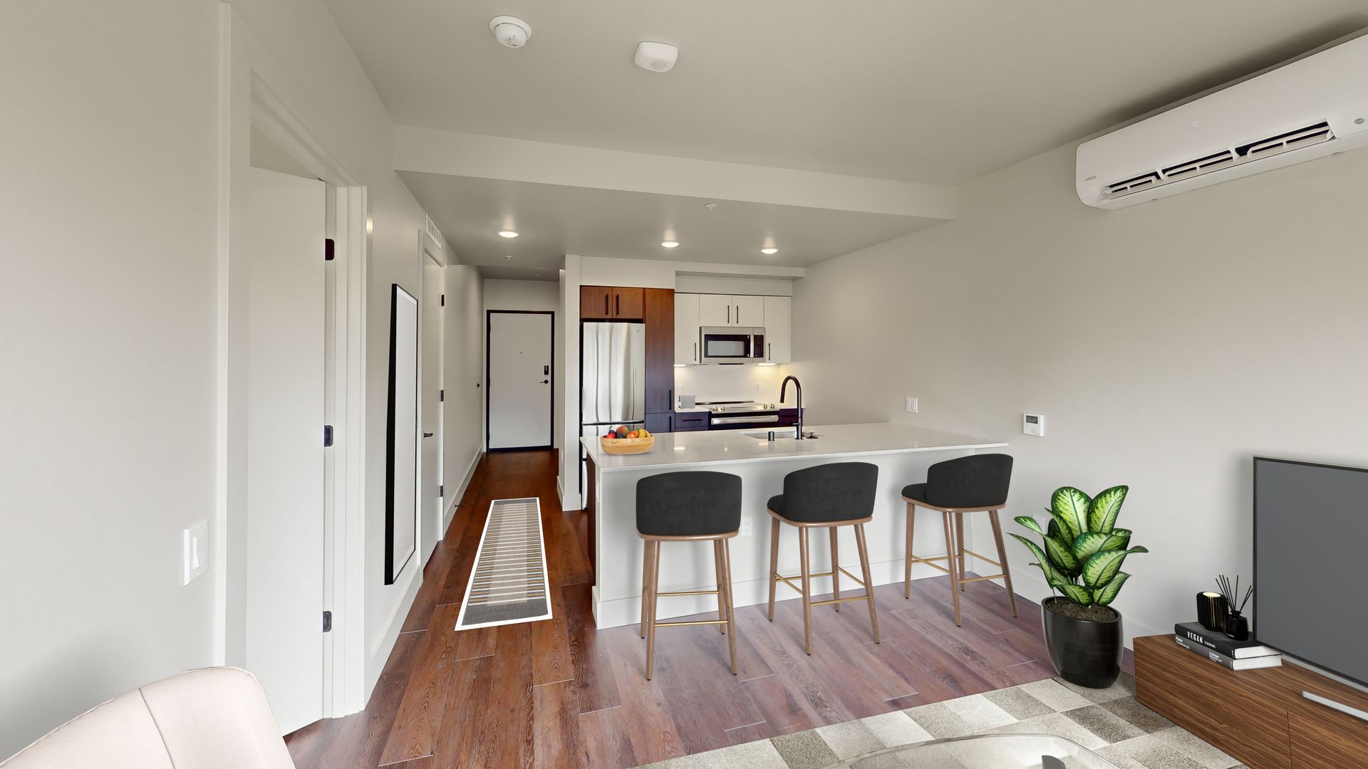 Seattle Apartment: 555 15th AVE E