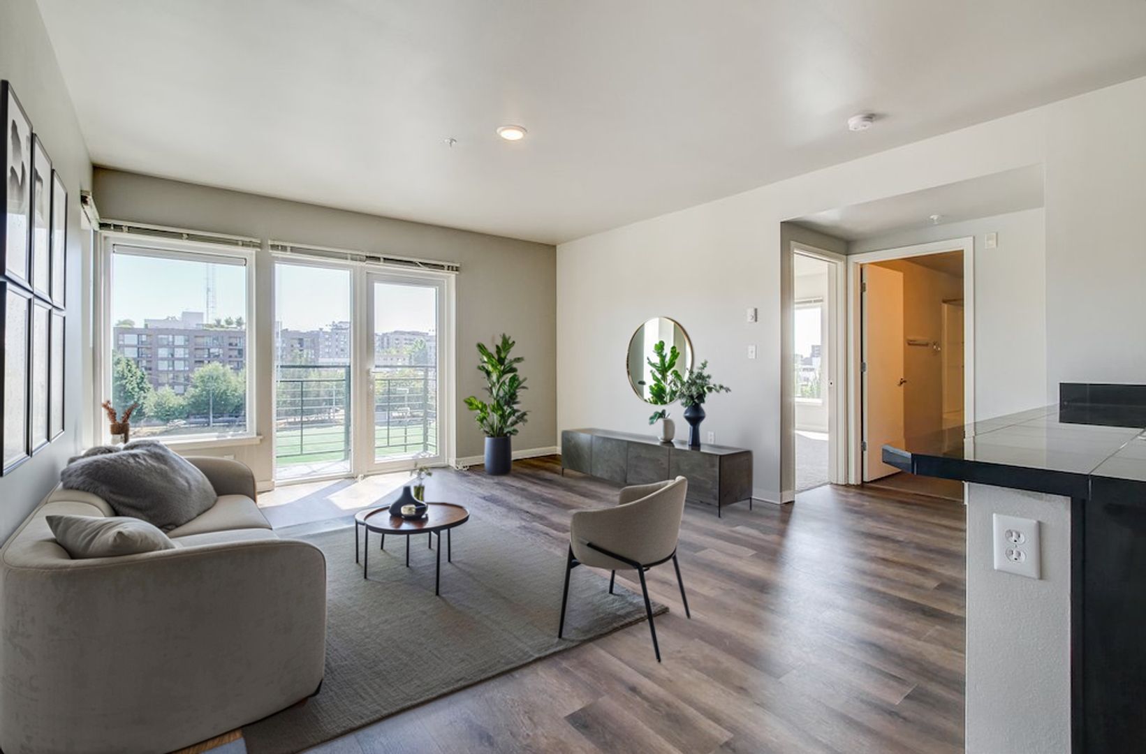 Seattle Apartment: 1641 Nagle Pl