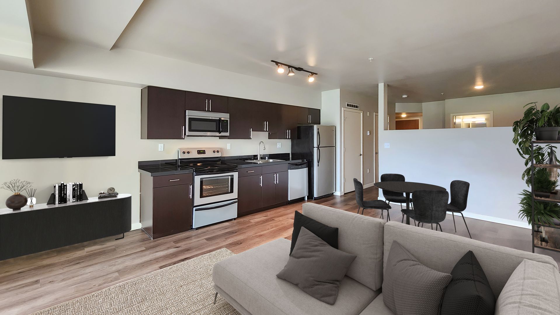 Seattle Apartment: 1641 Nagle Pl