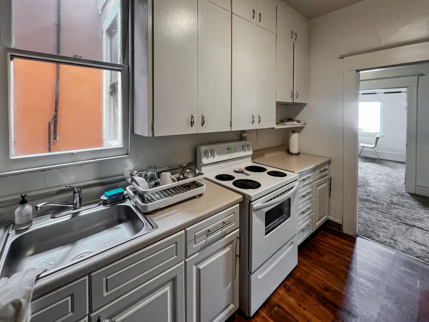 Seattle Apartment: 426 15th Ave E