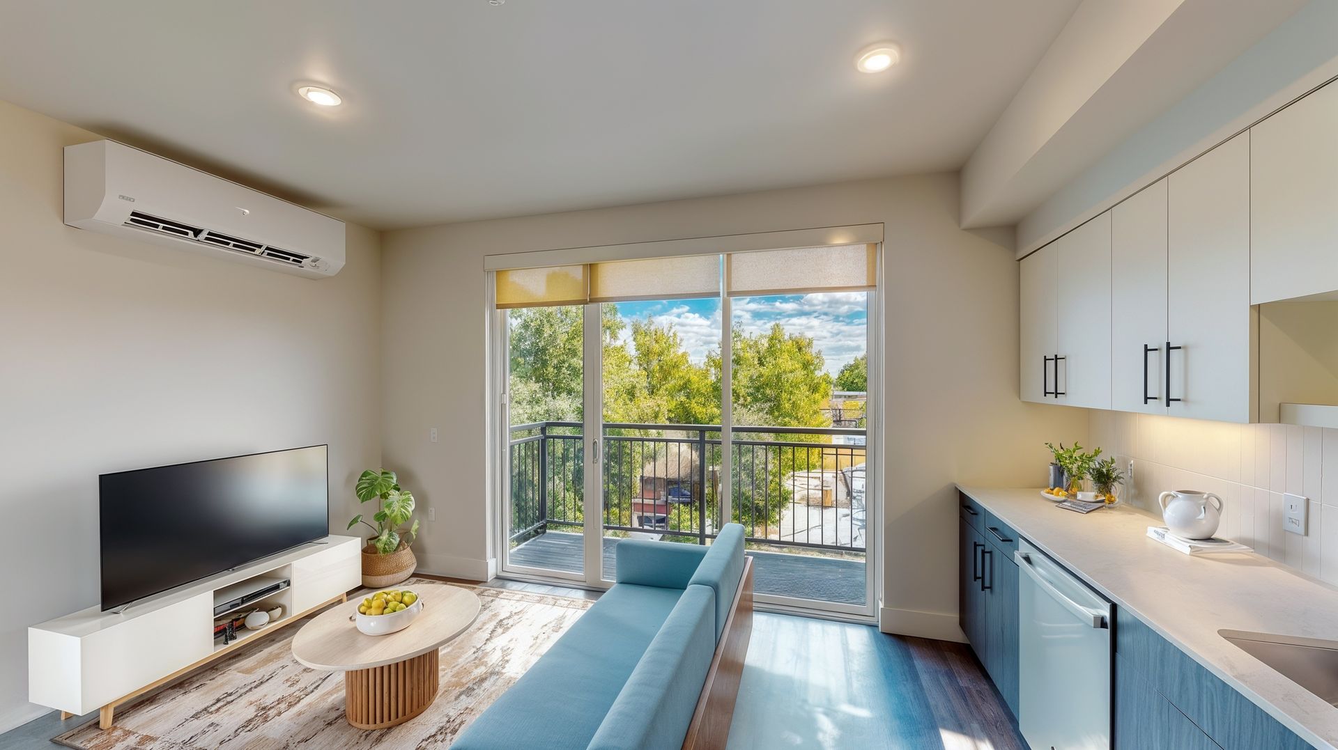 Seattle Apartment: 555 15th AVE E