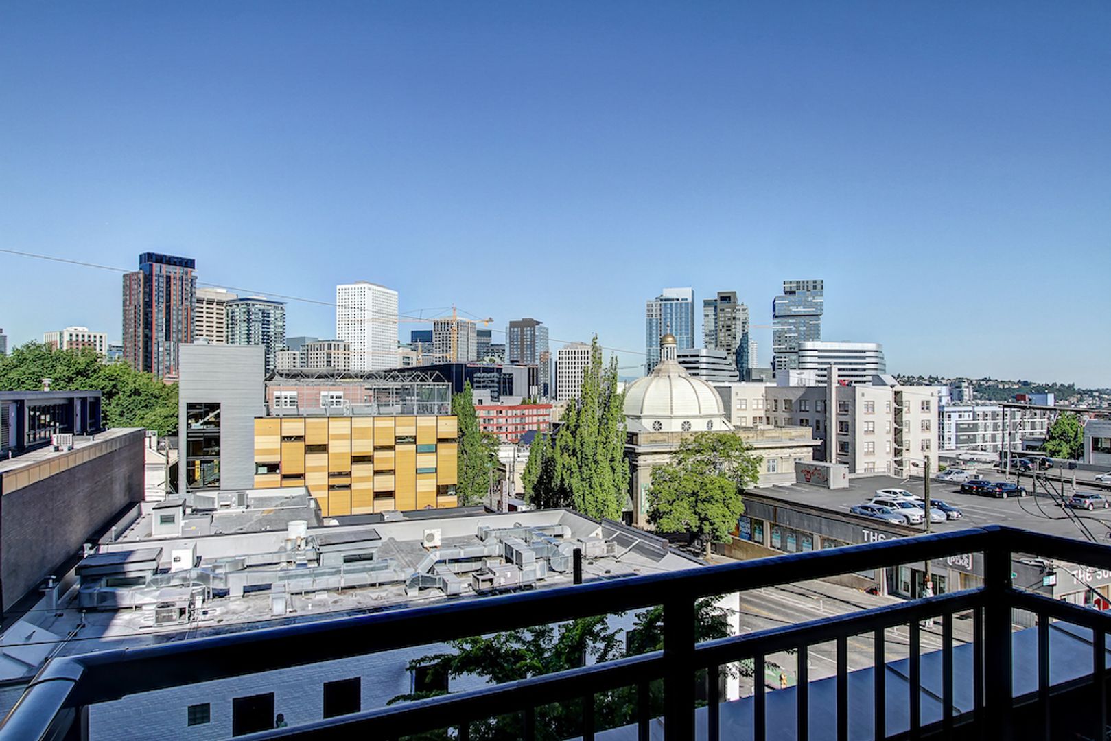 Seattle Apartment: 1430 Summit Avenue