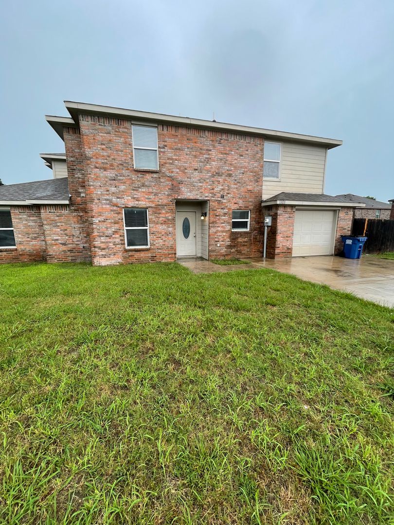 Princeton House: 1101 Parkview Dr.