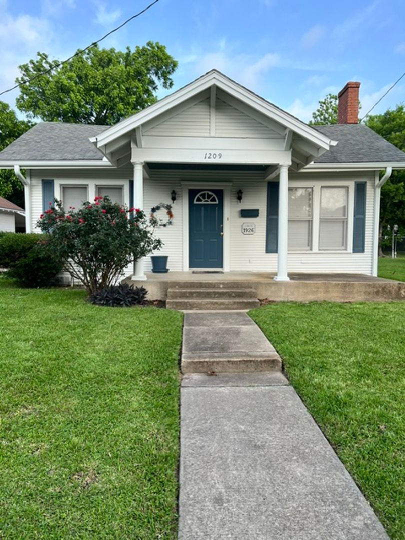 Commerce House: 1209 Monroe Street
