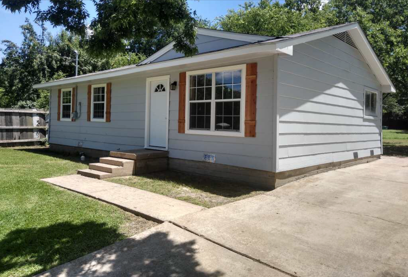 Greenville House: 1221 Jones **COMING SOON**