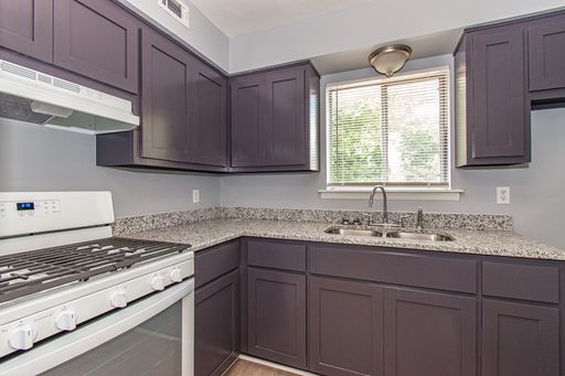 Parkwood Apartments (9-16) – photo 1