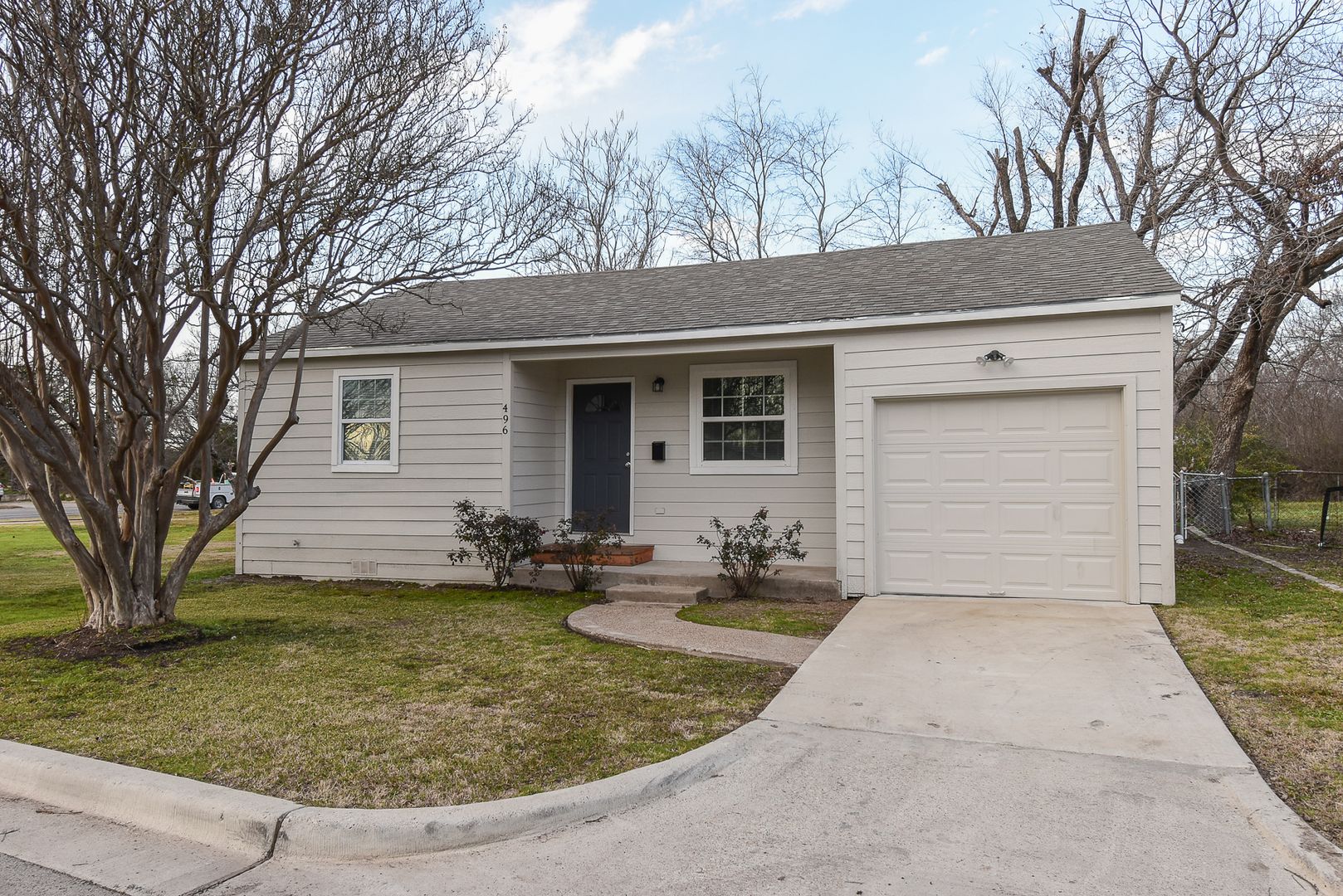 Greenville House: 496 Loraine