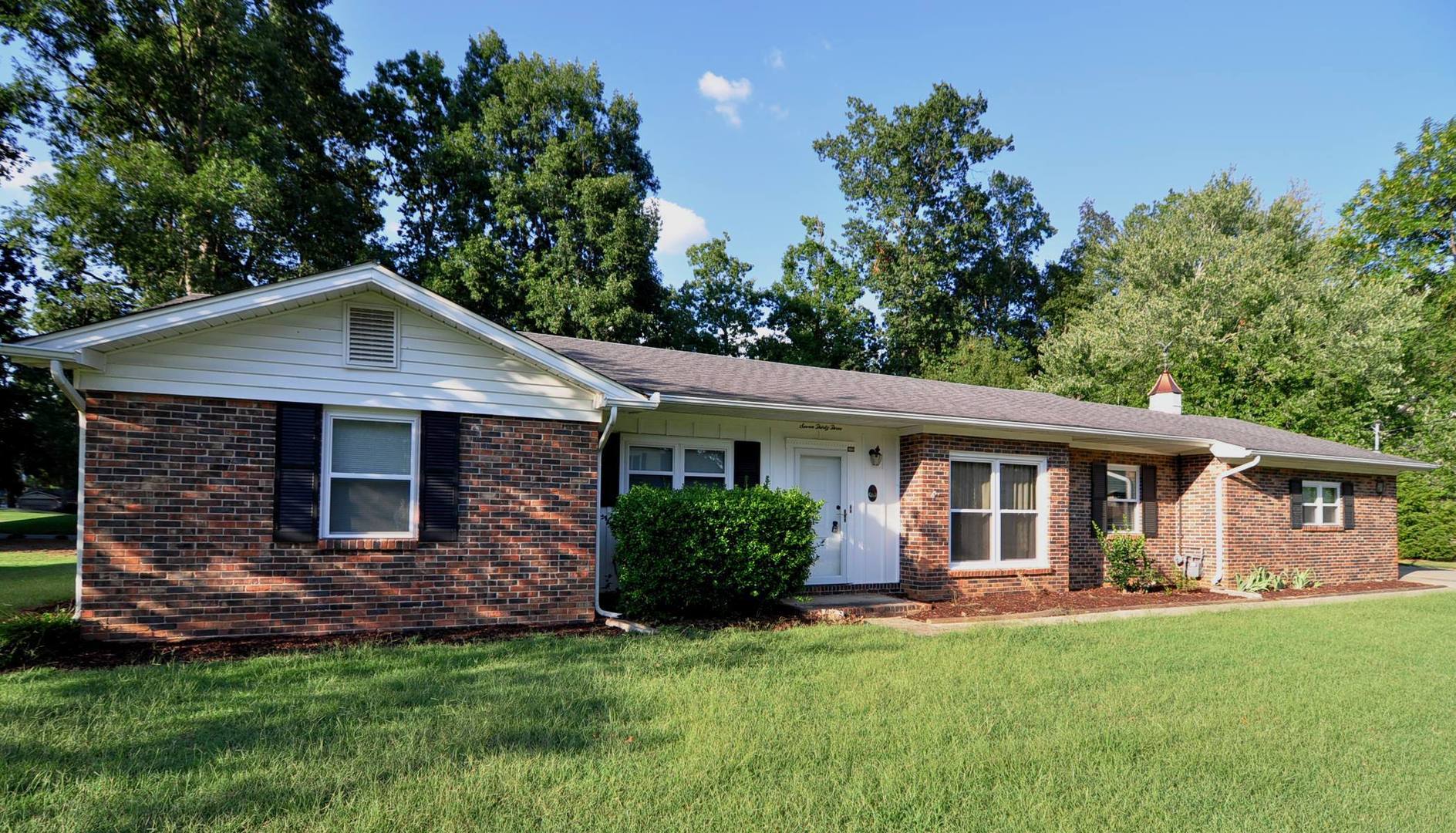 Huntsville House: 733 Lily Flagg Rd.