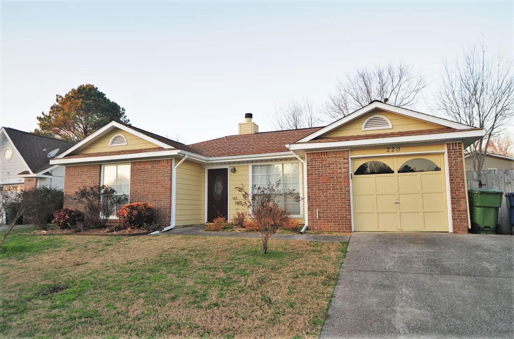 Madison House: 220 Knox Creek Trail