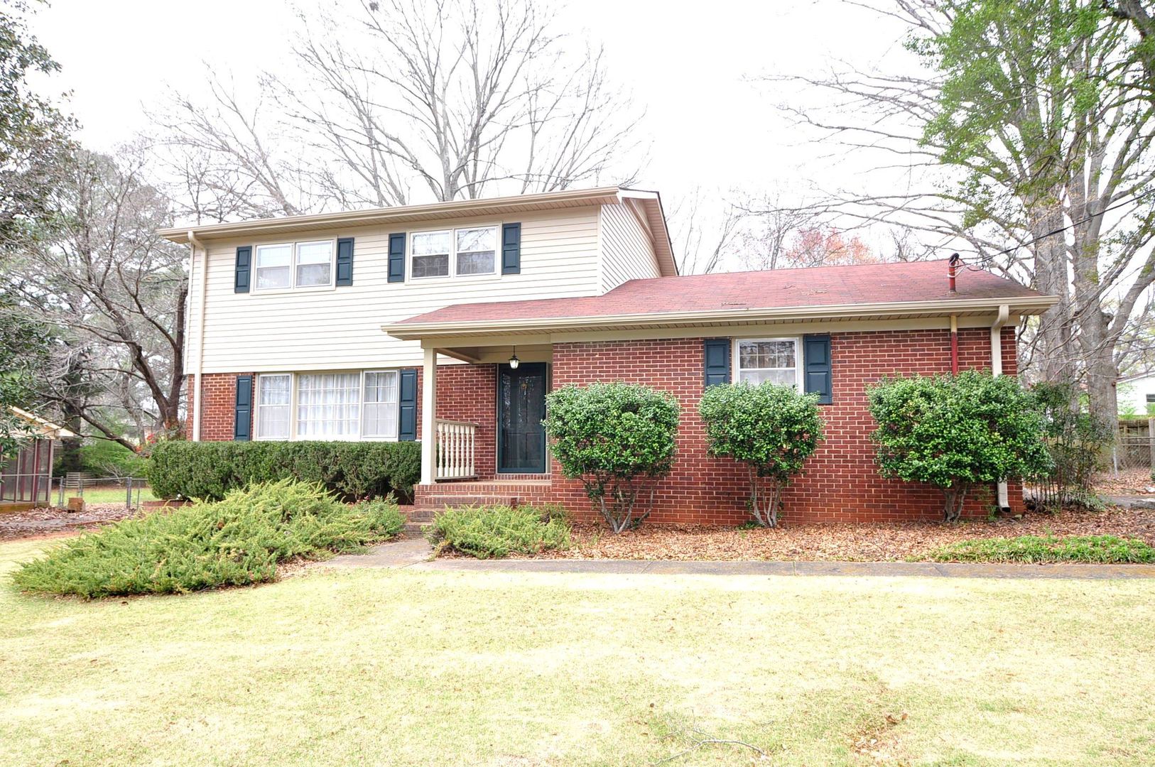 Huntsville House: 2505 Lancelot Drive