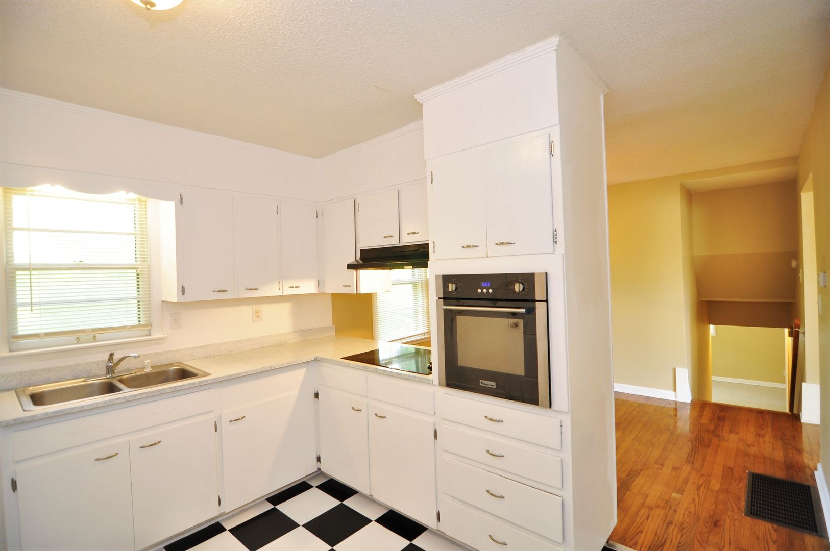 Huntsville House: 2221 Euclid Road NW