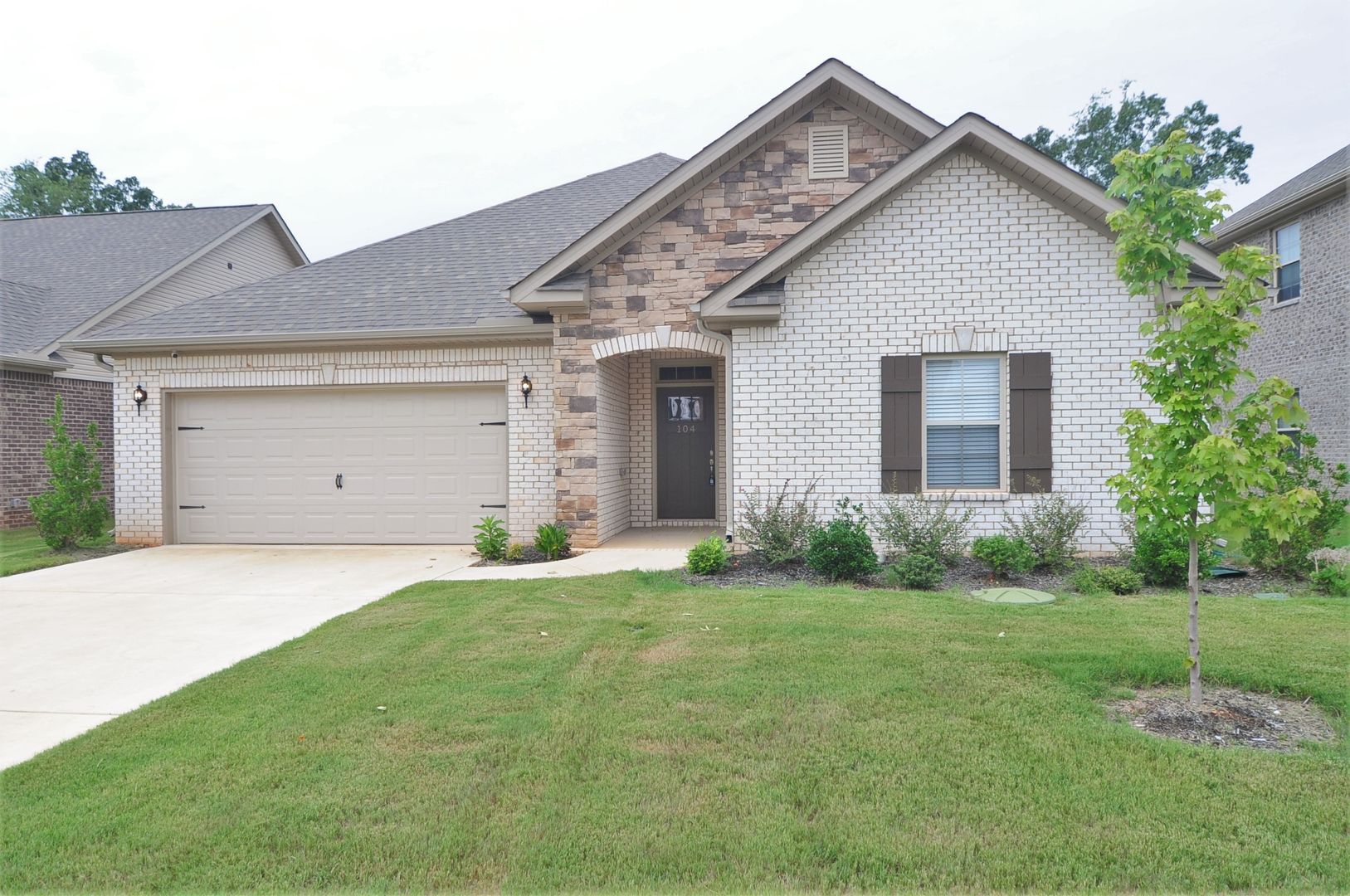 New Market House: 104 Grove Hill Circle