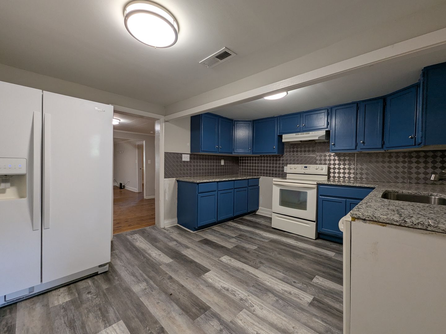 Huntsville Apartment: 1017 England Street NE