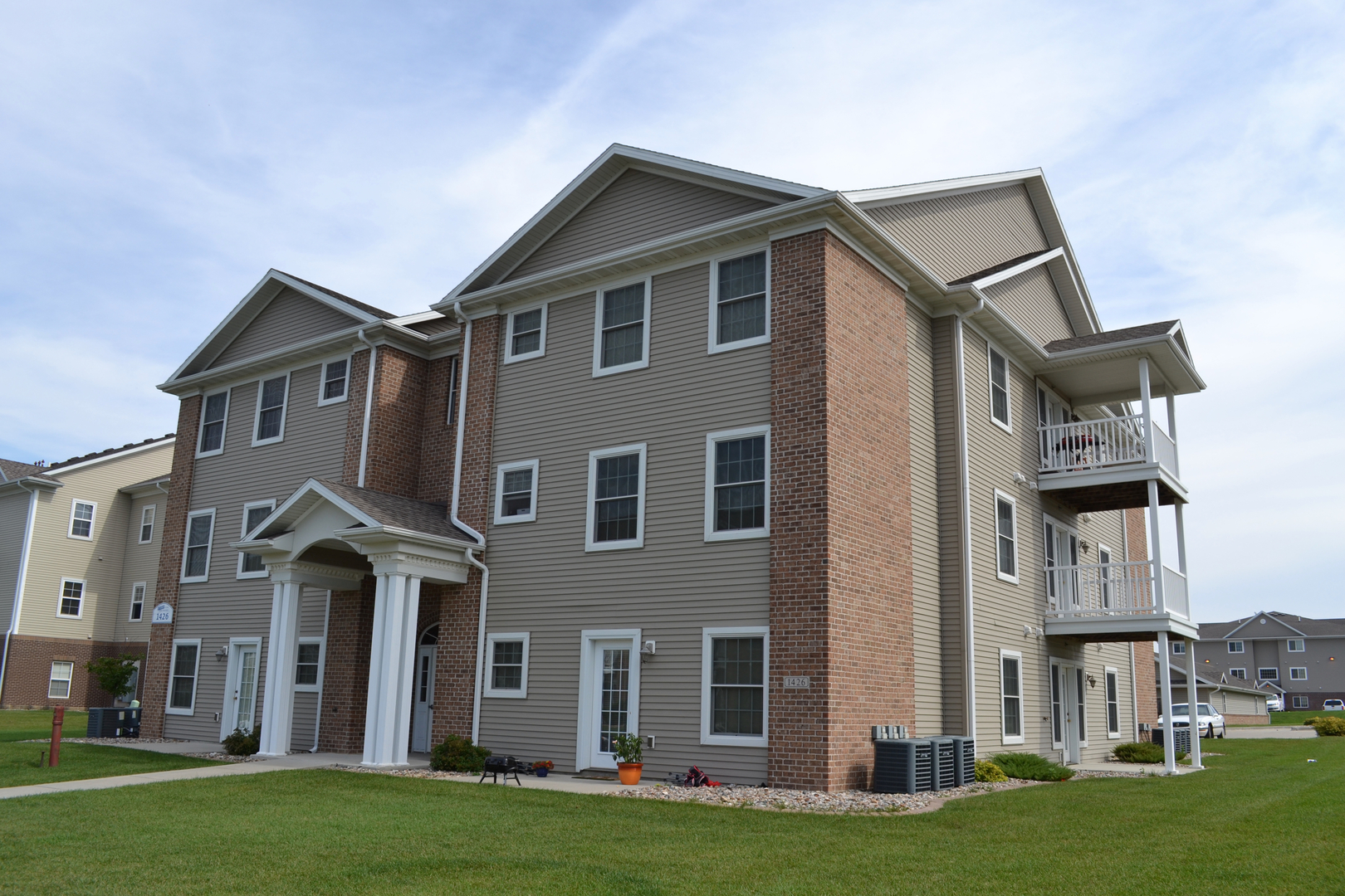 Ames Apartment: 1426 Mayfield