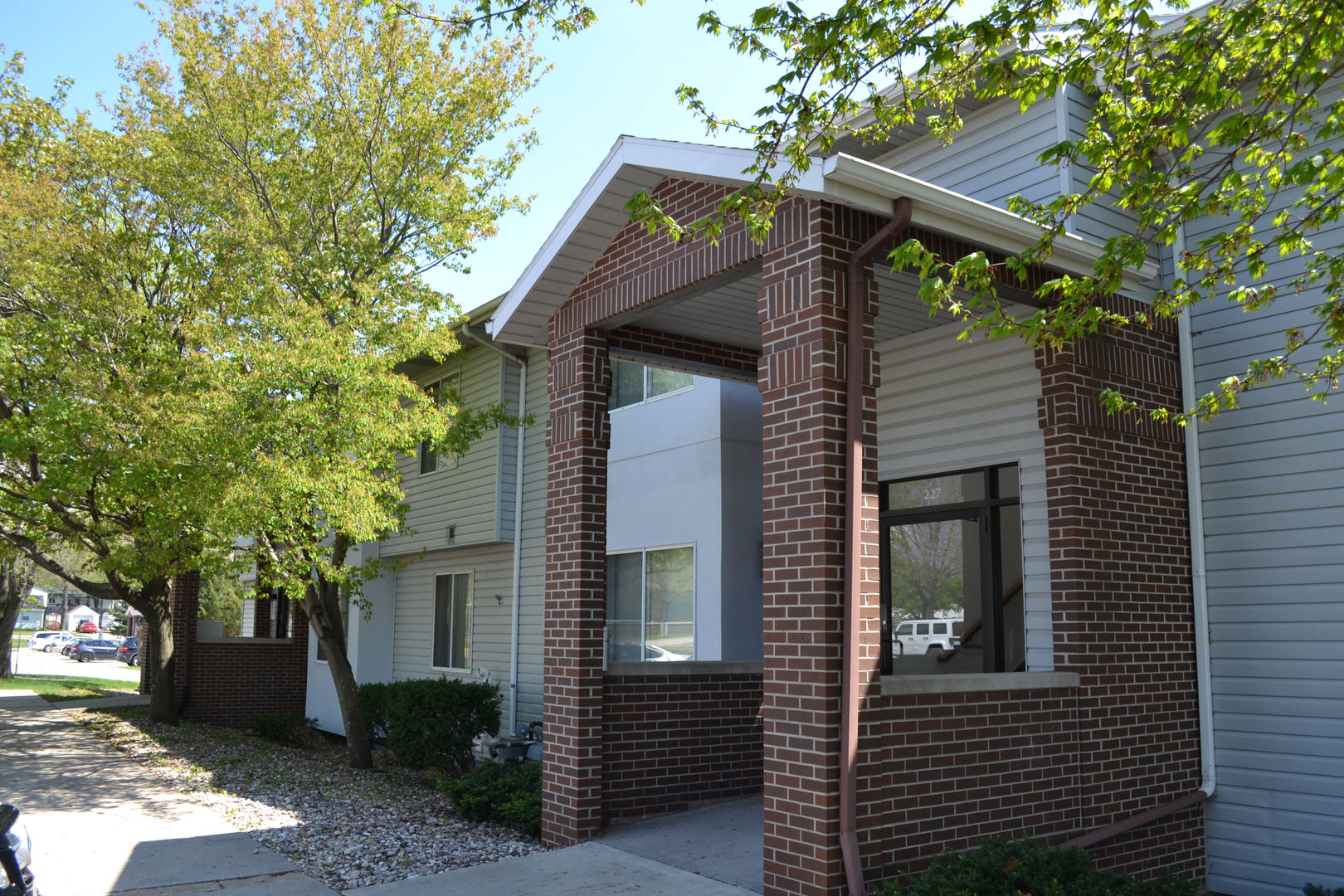 Ames Apartment: 227 Raphael