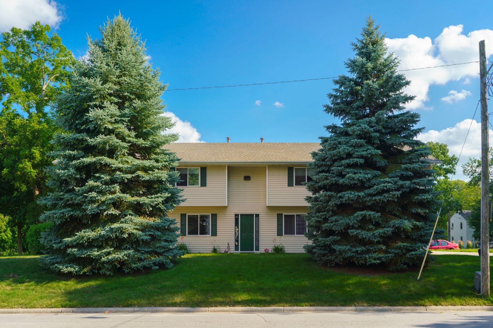 Ames Apartment: 1015 Kellogg