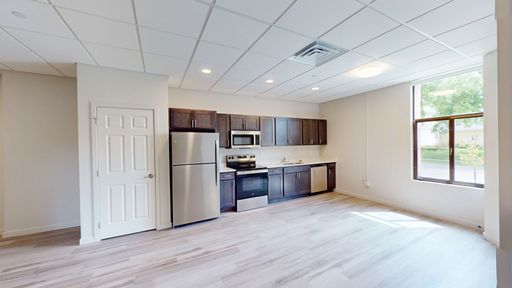 2 Bedroom Apartment Available NOW! – photo 1