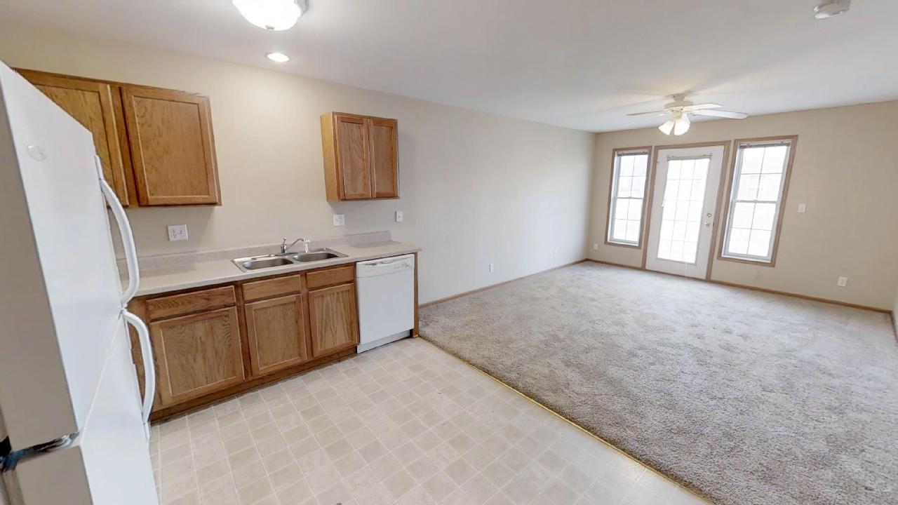 Ames Apartment: 1327 Walton