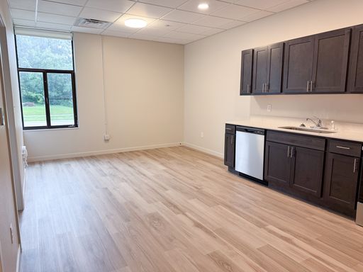 1 Bedroom Apartment Available June 1st, 2026!