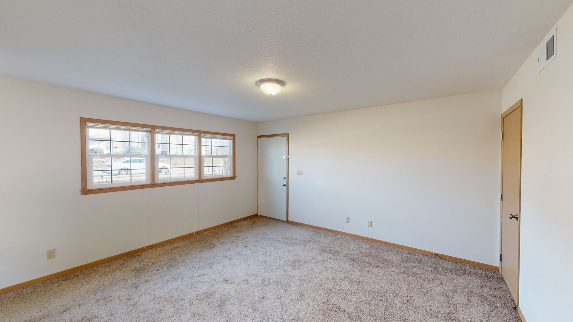 Ames Apartment: 726 24th