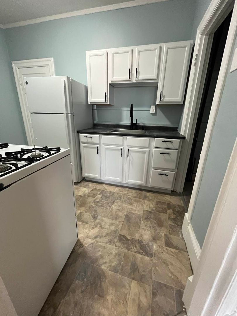 Pittsfield Apartment: 413 North Street