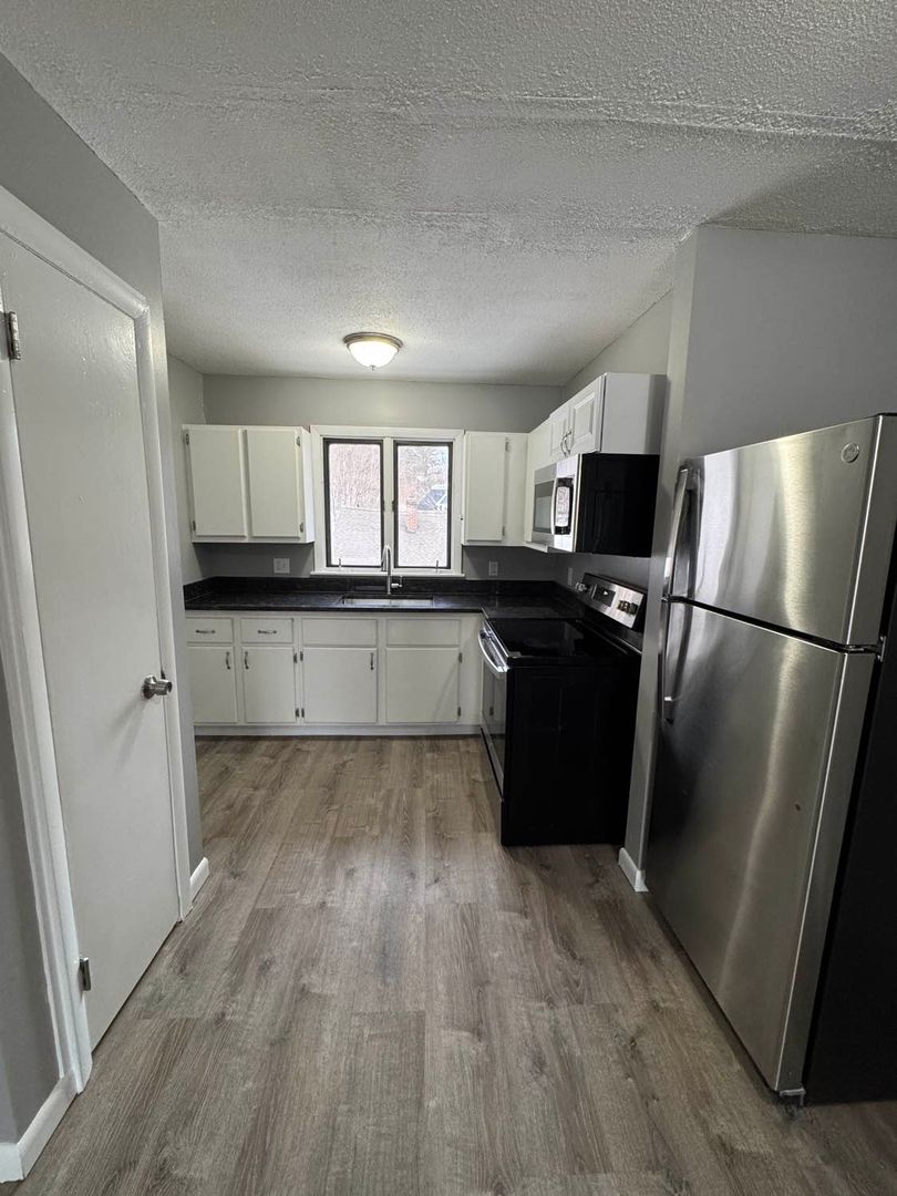 Russell Apartment: 15 River Street