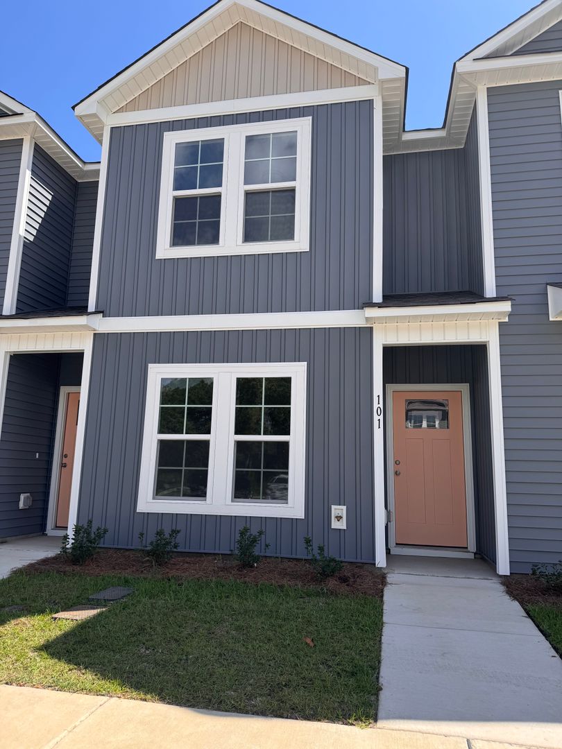 Hubert House: 101 Loren Road