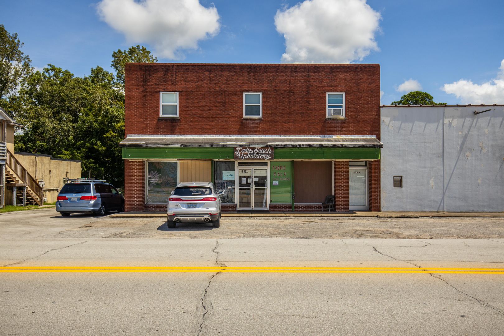 Newport House: 236 B Chatham St