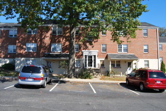 Edgewood House: 6208 Baker Circle Unit D