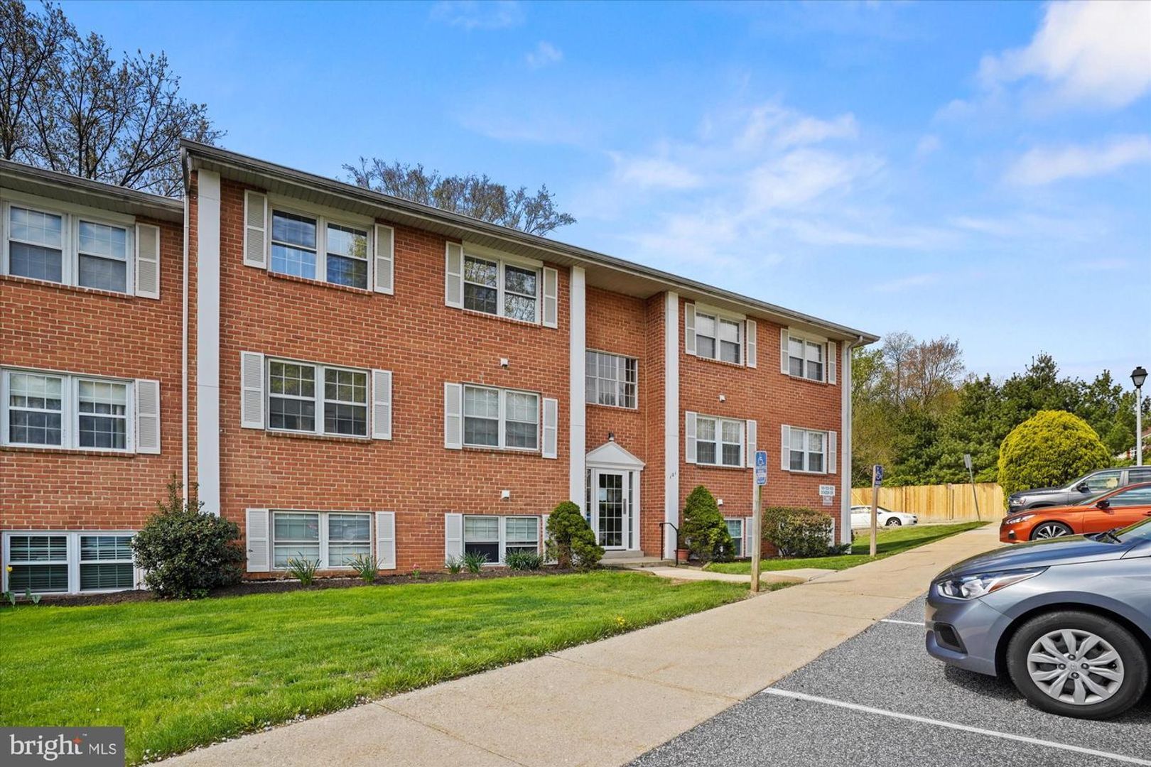 BEL AIR - HICKORY HILLS CONDOMINIUMS