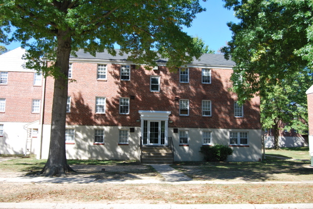 Edgewood House: 6202 Cedar Drive Unit E