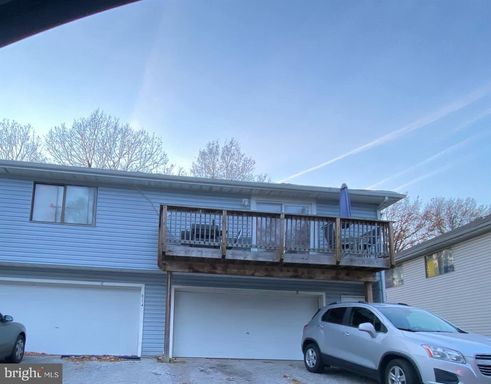 SUNRISE - 3 Bedroom 1 bath condo