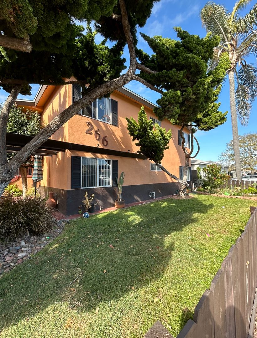 Imperial Beach Apartment: 266 Daisy Avenue