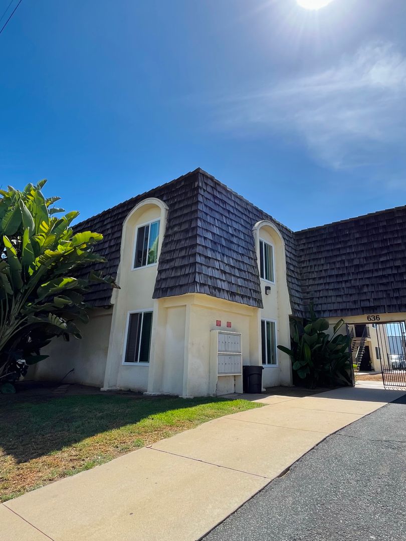 Imperial Beach Apartment: 636 11th Street