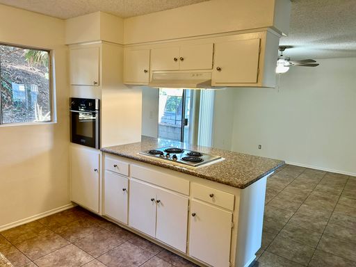 ROOMY TWO STORY 3BD 2.5BA TOWNHOME FOR LEASE! – photo 1
