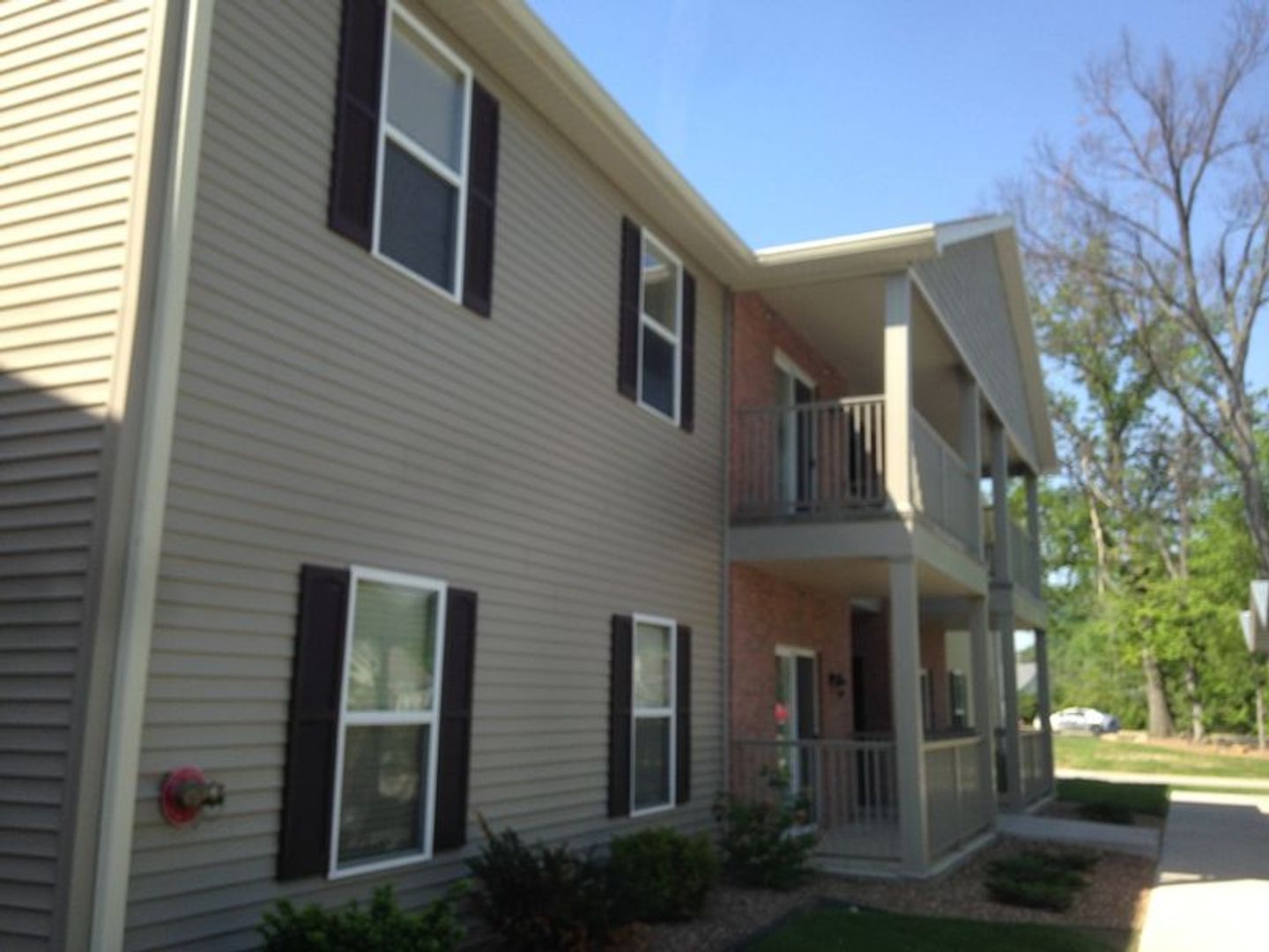 Evansville Apartment: 2015 N Weinbach Ave