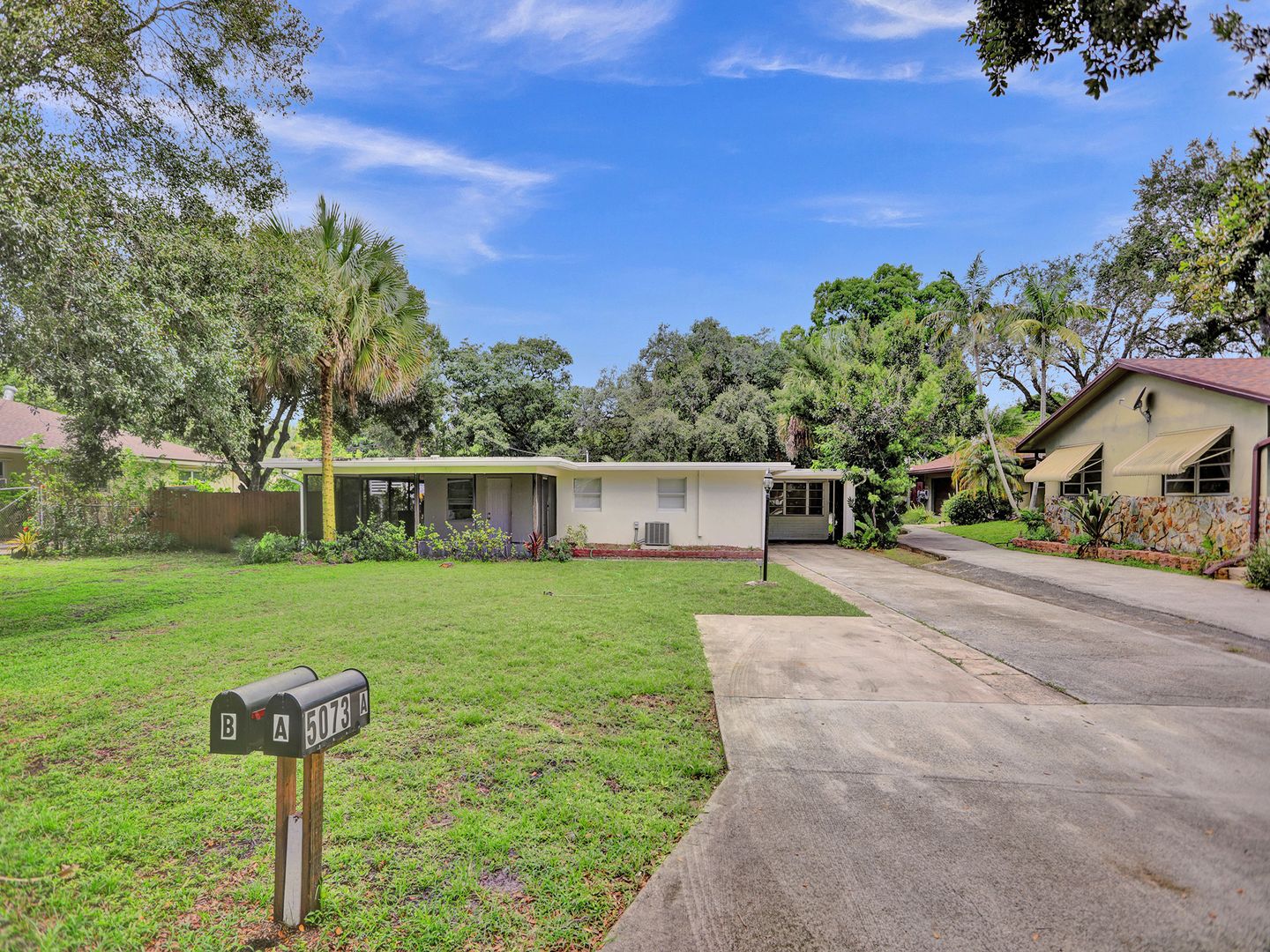 Dania Beach Apartment: 5073 SW 28 AVENUE