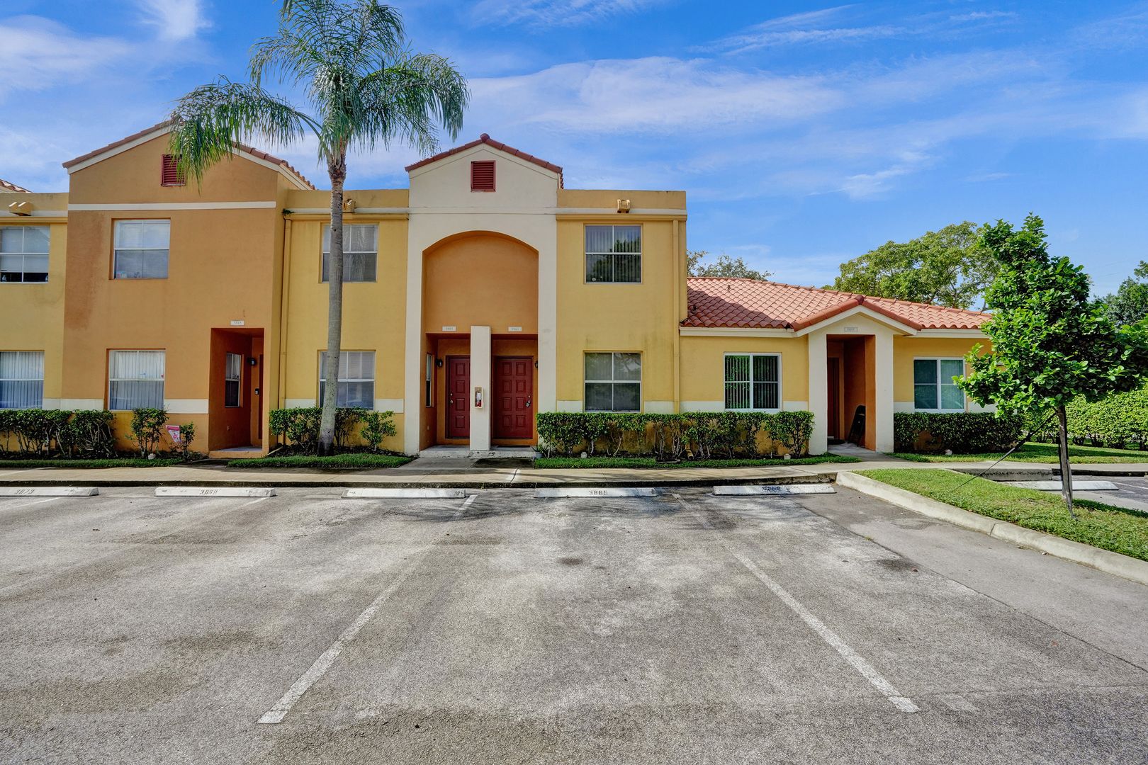 Sunrise Townhome: 3861 NW 90TH AV UNIT 3861