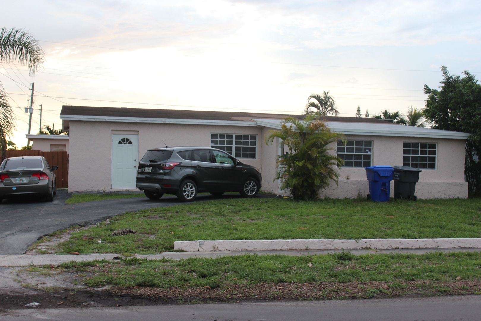 Hollywood House: 700 N 70 AVENUE