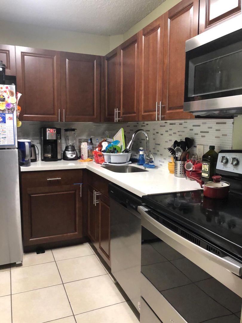 Plantation Condo: 10773 Cleary Blvd Unit 10-109